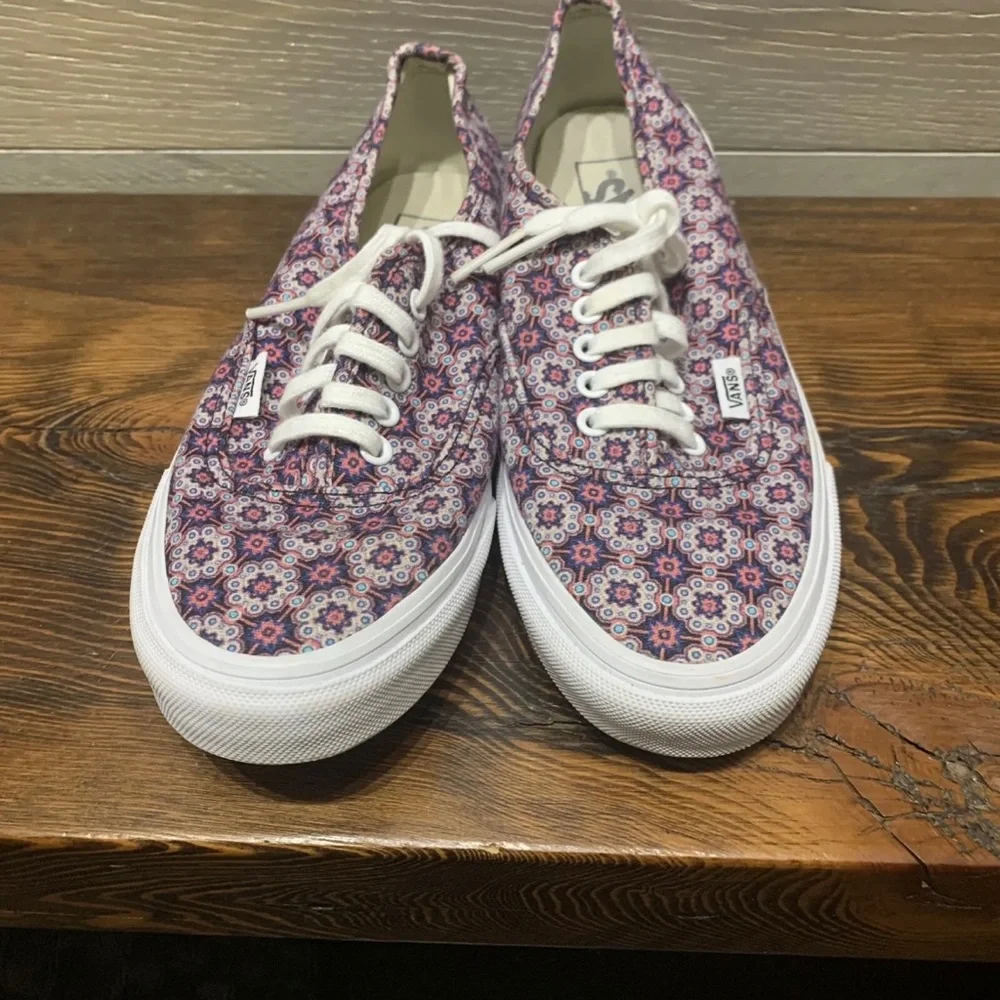 Vans Sneakers Slim‎ Hot Geometric Coral / Men’s 5.5 / Women’s 7